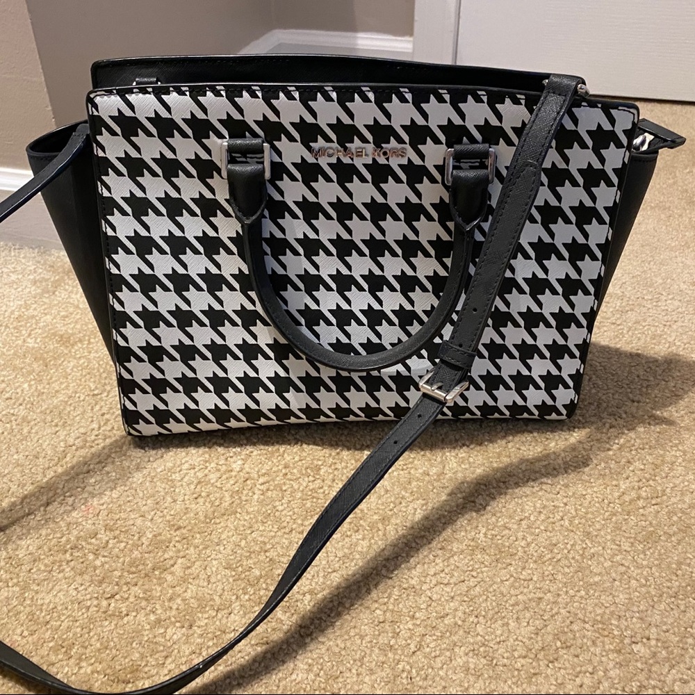 - Michael kors bag
